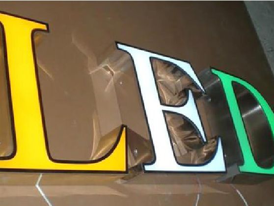 新昌介绍LED招牌的基础知识。