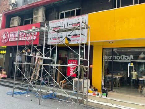 新昌制作广告招牌如何避免它发黄？